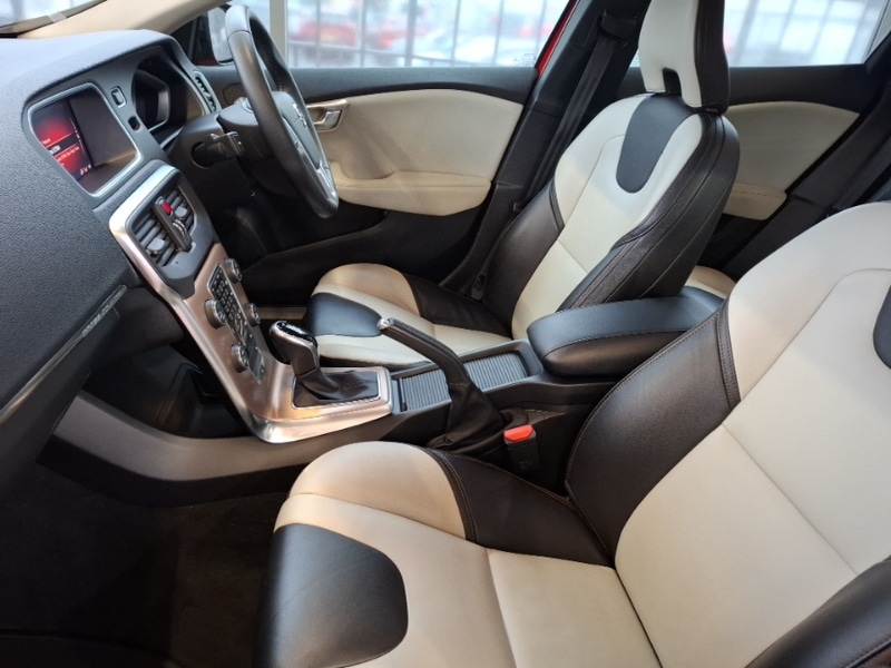 Used Volvo V40 2017 for sale - 77154981: Photo 5