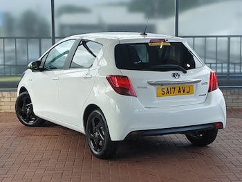 Used Toyota Yaris 2017 for sale - 76375341: Photo