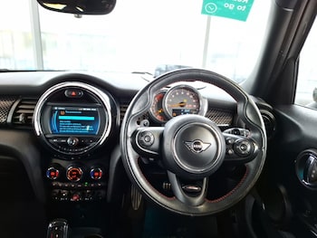 Used MINI Hatch 2019 for sale - 77596817: Photo