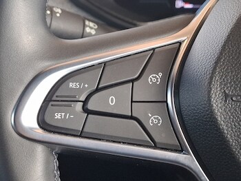 Used Renault Clio 2023 for sale - 78460417: Photo