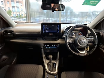 Used Toyota Yaris 2023 for sale - 79578677: Photo