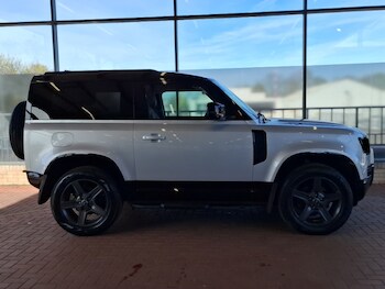 Used Land Rover Defender 2023 for sale - 78291008: Photo