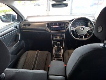 Used Volkswagen T-Roc 2018 for sale - 78446984: Photo