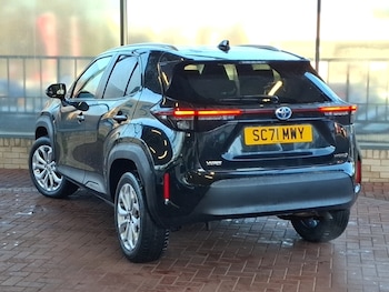 Used Toyota Yaris Cross 2022 for sale - 77070297: Photo