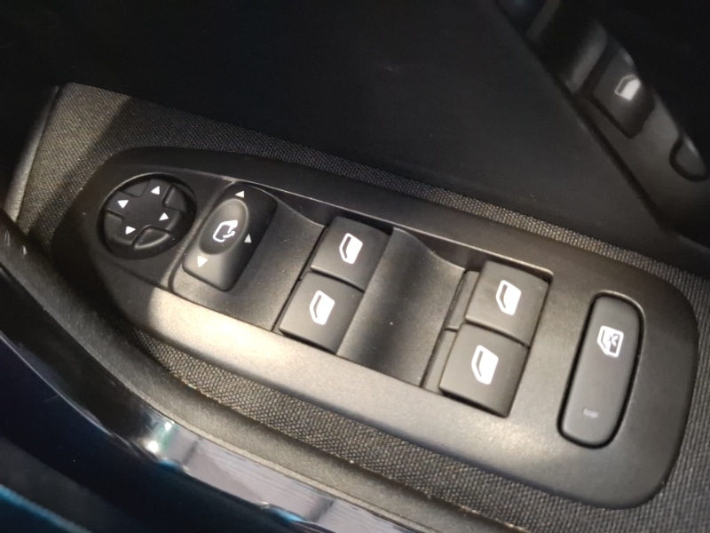 Used Peugeot 208 2019 for sale - 77228805: Photo 16