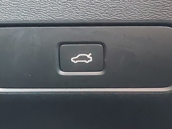 Used Volvo XC40 2024 for sale - 75706679: Photo 17