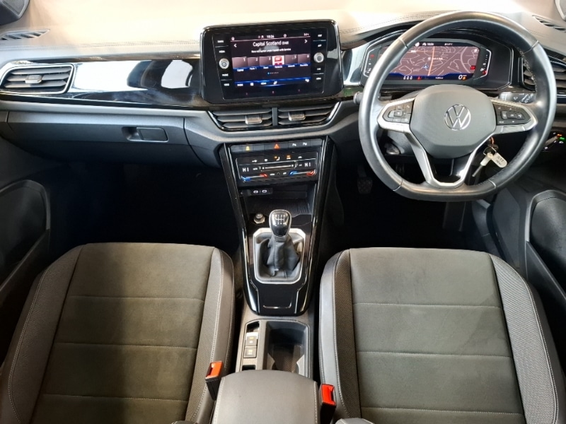 Used Volkswagen T-Roc 2023 for sale - 77777338: Photo 2