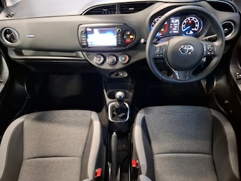 Used Toyota Yaris 2020 for sale - 76839212: Photo