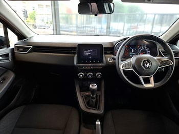 Used Renault Clio 2022 for sale - 78634517: Photo