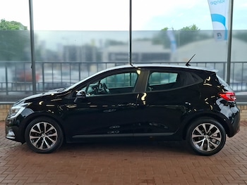 Used Renault Clio 2022 for sale - 78634517: Photo