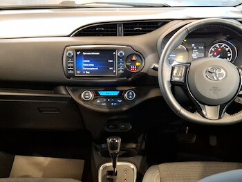 Used Toyota Yaris 2019 for sale - 78480508: Photo