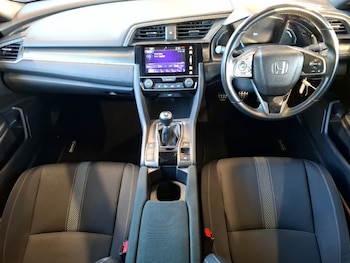 Used Honda Civic 2019 for sale - 76606290: Photo