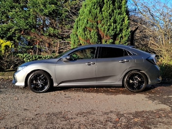 Used Honda Civic 2019 for sale - 76606290: Photo