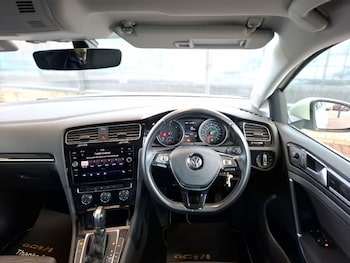 Used Volkswagen Golf 2018 for sale - 77605750: Photo