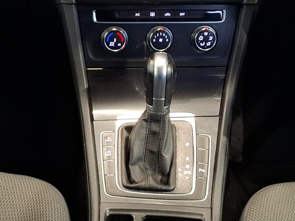 Used Volkswagen Golf 2019 for sale - 76258412: Photo 11