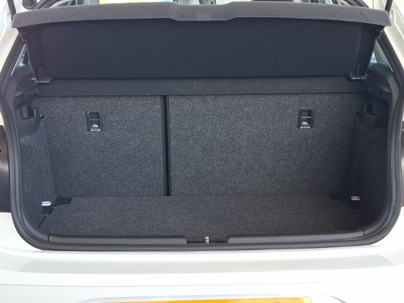 Used Volkswagen Polo 2018 for sale - 77832730: Photo 8