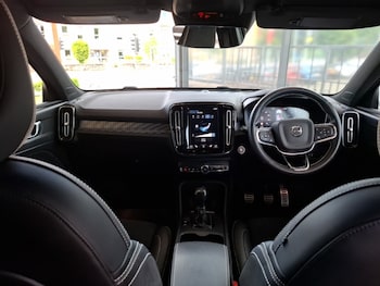 Used Volvo XC40 2021 for sale - 79087251: Photo