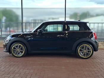 Used MINI Hatch 2023 for sale - 79486105: Photo