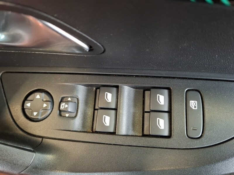 Used Peugeot 2008 2023 for sale - 77509358: Photo 12