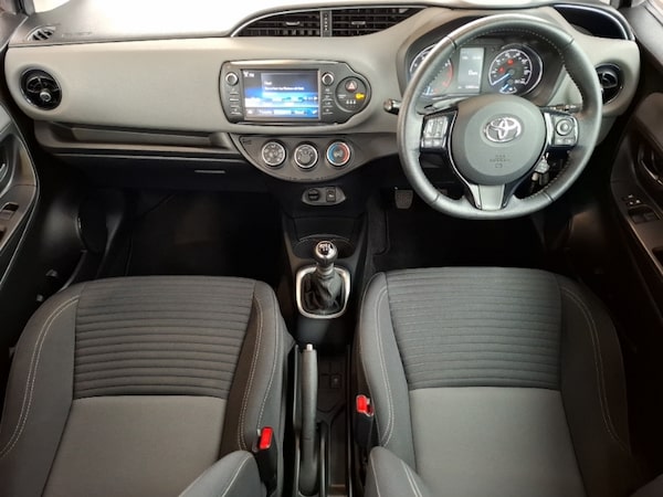 Used Toyota Yaris 2018 for sale - 76225917: Photo 2