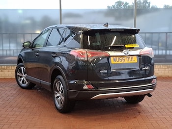 Used Toyota RAV4 2016 for sale - 76195209: Photo 3