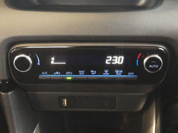 Used Toyota Yaris 2022 for sale - 76331613: Photo 13