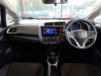 Used Honda Jazz 2017 for sale - 76456082: Photo