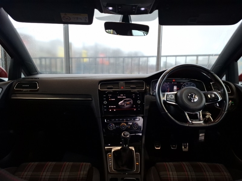 Used Volkswagen Golf 2018 for sale - 77999542: Photo 2