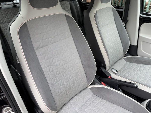 Used Volkswagen up! 2018 for sale - 76236233: Photo 27