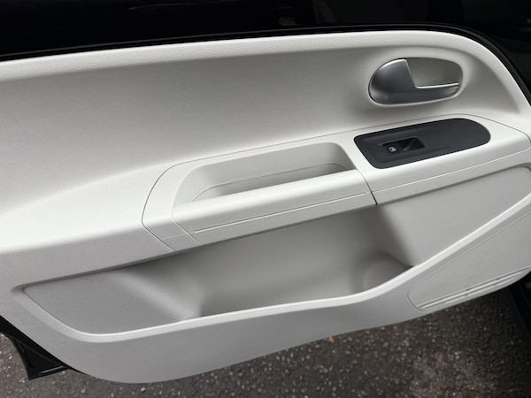 Used Volkswagen up! 2018 for sale - 76236233: Photo 36