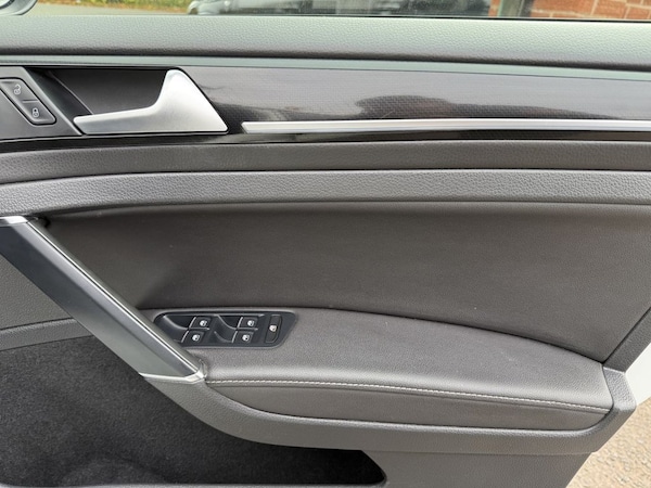 Used Volkswagen Golf 2019 for sale - 76029300: Photo 29