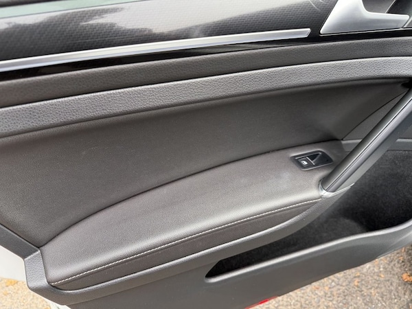 Used Volkswagen Golf 2019 for sale - 76029300: Photo 32