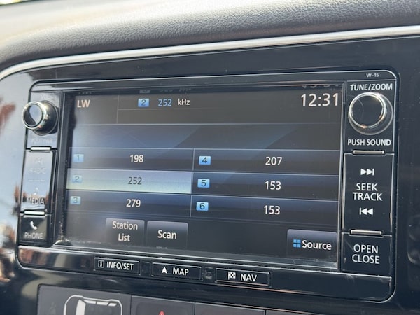 Used Mitsubishi Outlander 2016 for sale - 74866212: Photo 28