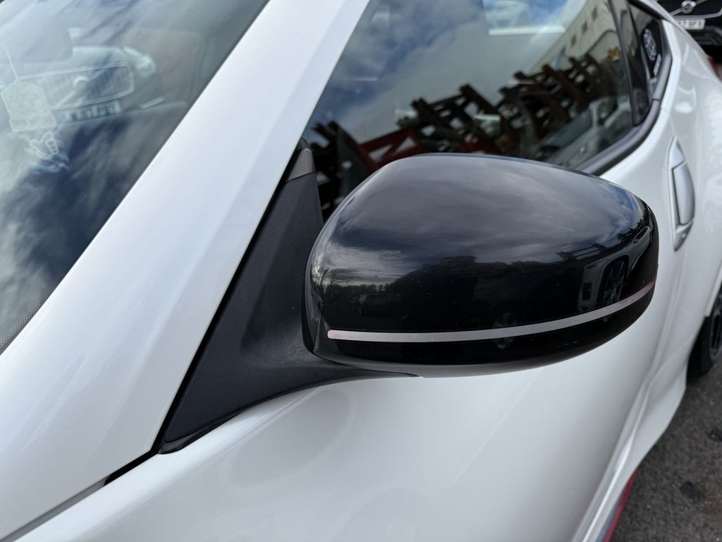 Used Nissan 370 Z 2015 for sale - 76345822: Photo 25