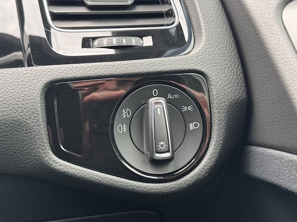 Used Volkswagen Golf 2017 for sale - 74931291: Photo 31