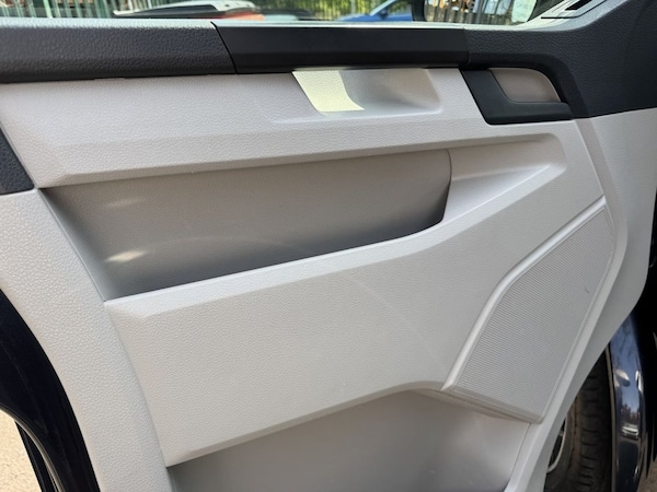 Used Volkswagen Transporter 2018 for sale - 75642179: Photo 24