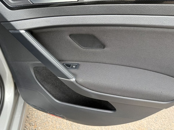 Used Volkswagen Golf 2016 for sale - 75685257: Photo 28