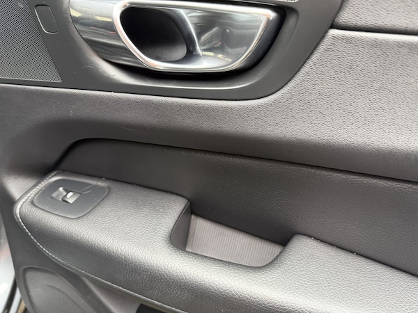 Used Volvo XC60 2018 for sale - 75602515: Photo 29