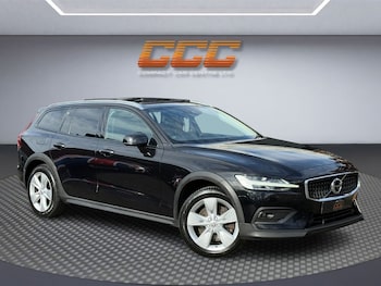Used Volvo V60 Cross Country 2019 for sale - 76029283: Photo