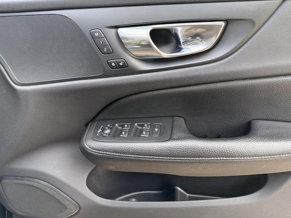 Used Volvo V60 Cross Country 2019 for sale - 76029283: Photo 34