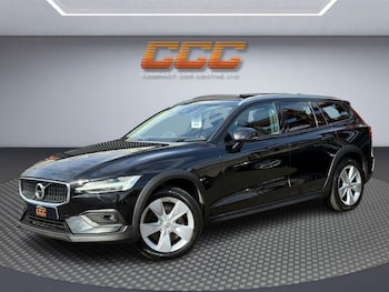 Used Volvo V60 Cross Country 2019 for sale - 76029283: Photo