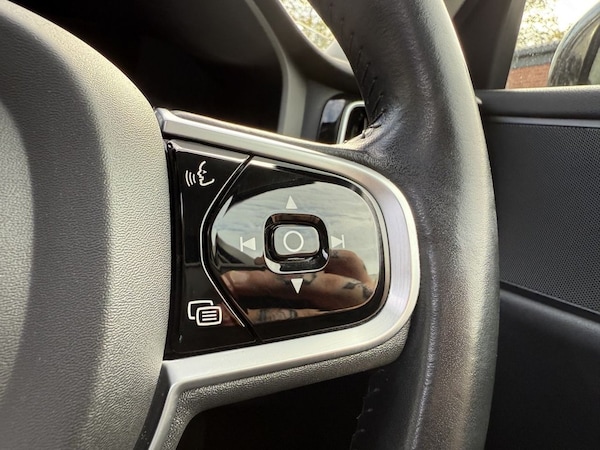 Used Volvo V60 Cross Country 2019 for sale - 76029283: Photo 41