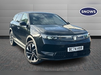 2025 (74) - 1.2 Hybrid [136] Ultimate 5dr e-DCT6 [Pan Roof]