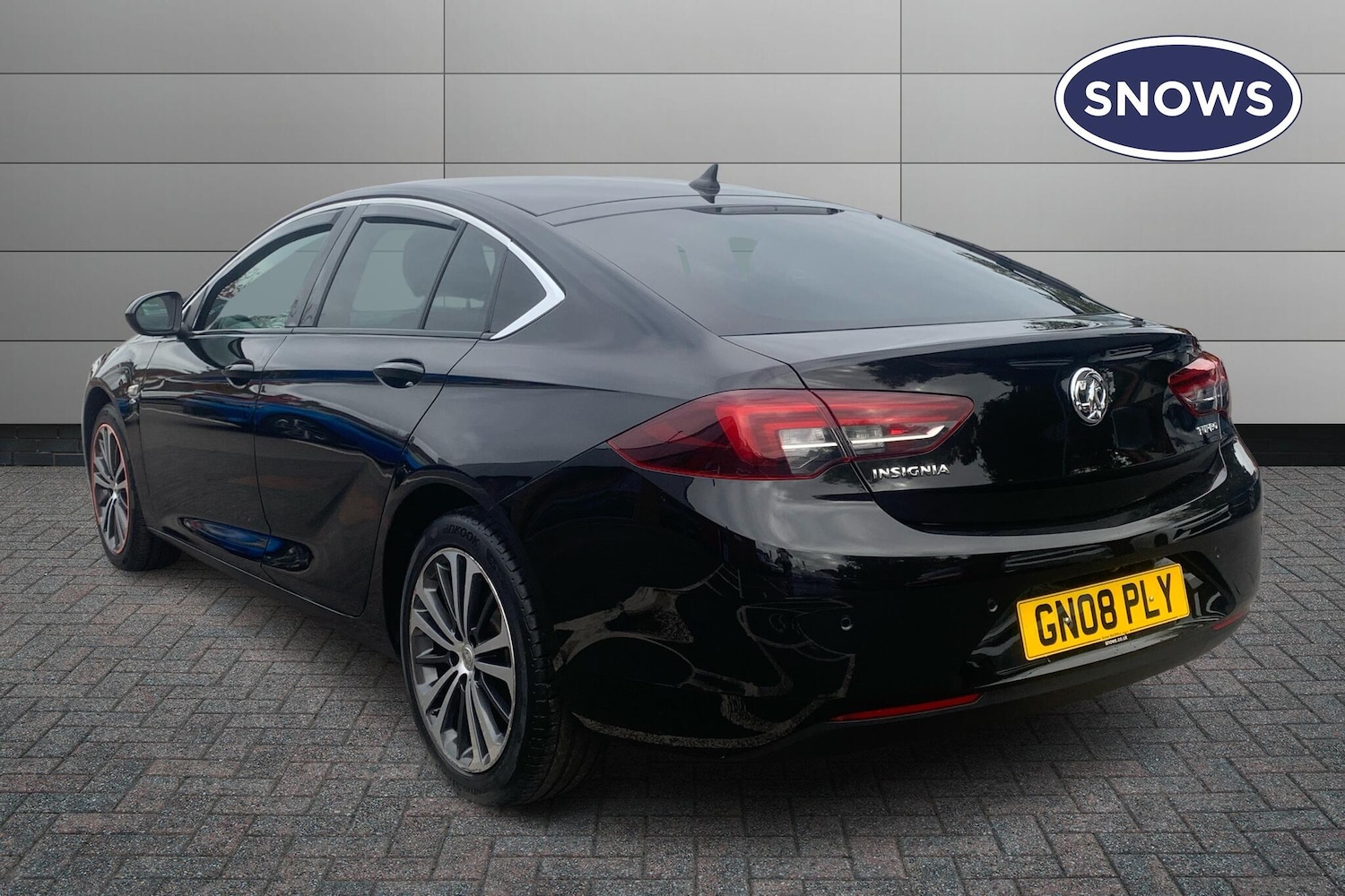 Used Vauxhall Insignia 2018 for sale - 76673702: Photo 2