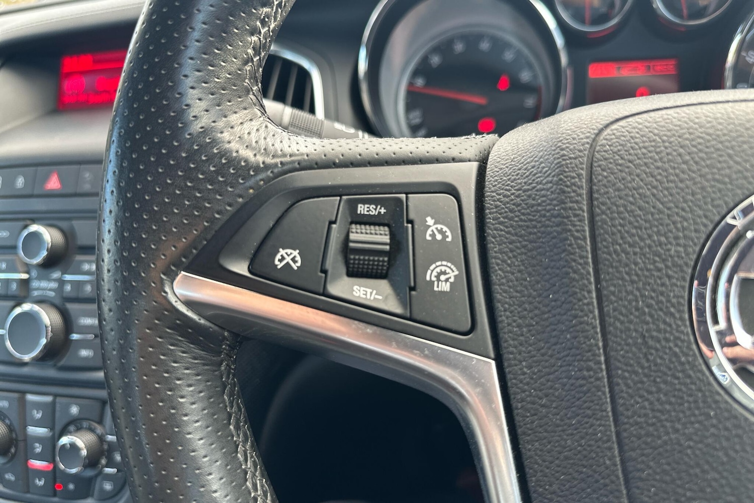 Used Vauxhall Cascada 2017 for sale - 76673462: Photo 24