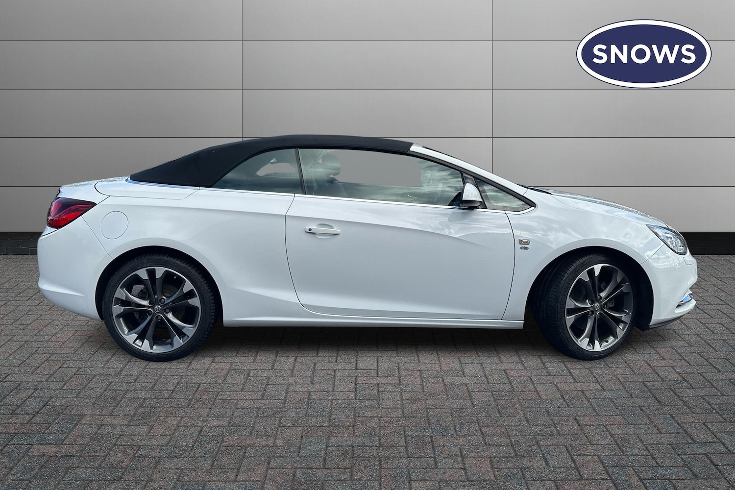 Used Vauxhall Cascada 2017 for sale - 76673462: Photo 5