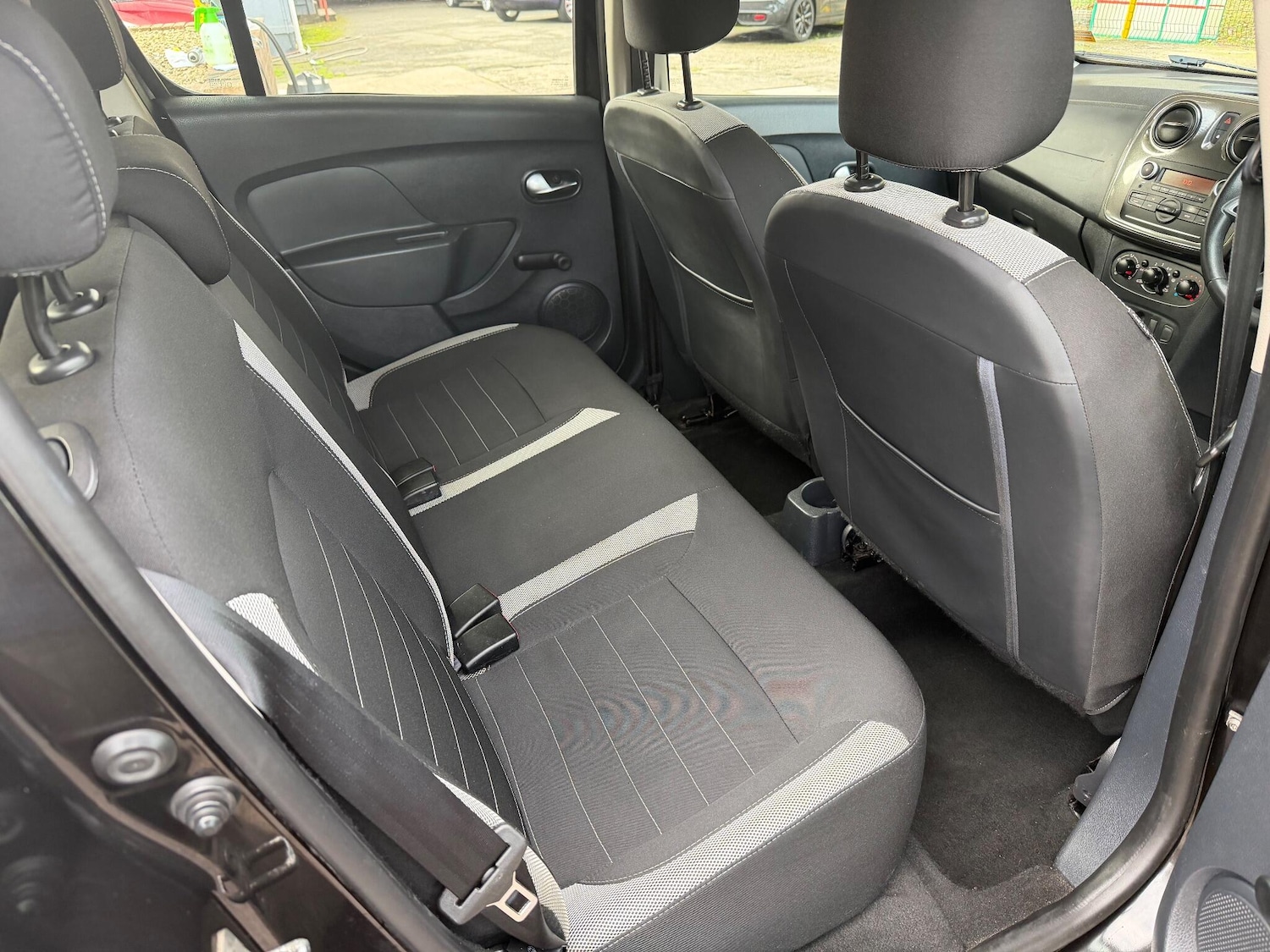 Used Dacia Sandero Stepway 2017 for sale - 76260316: Photo 10