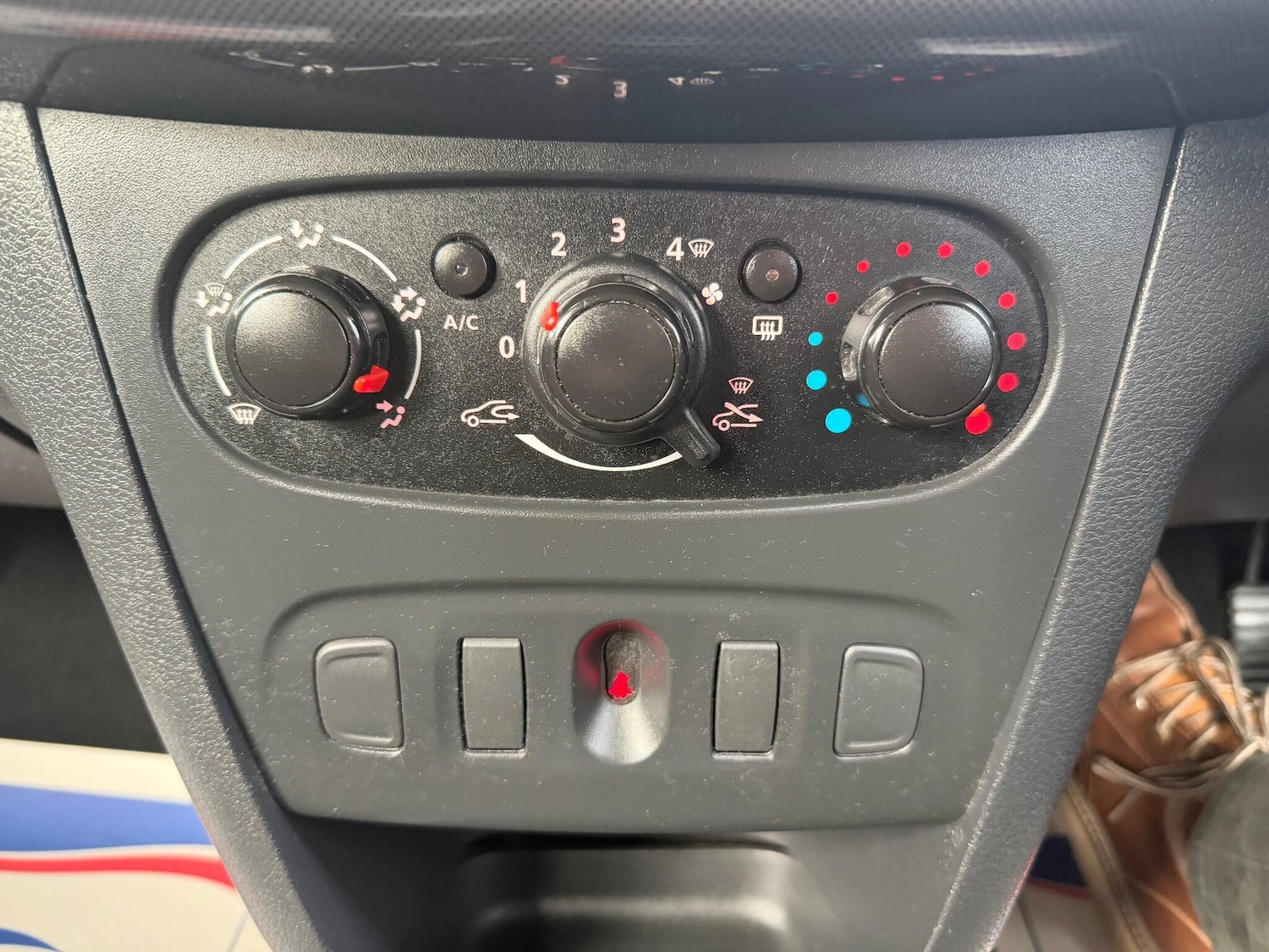 Used Dacia Sandero Stepway 2017 for sale - 76260316: Photo 19