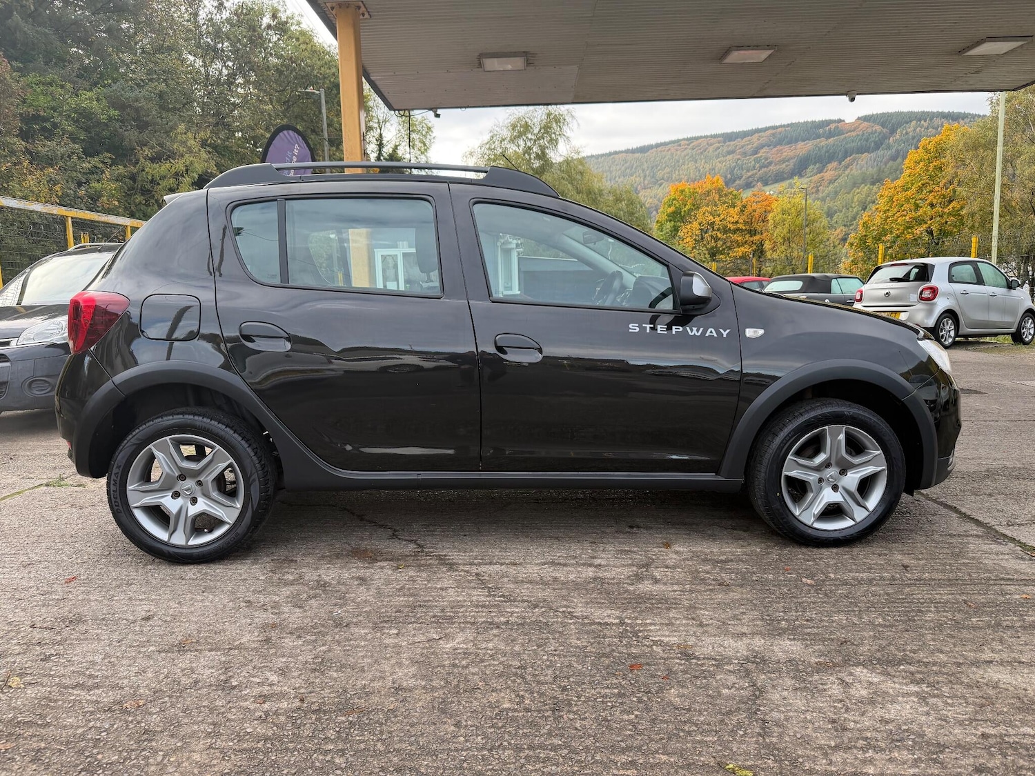 Used Dacia Sandero Stepway 2017 for sale - 76260316: Photo 4