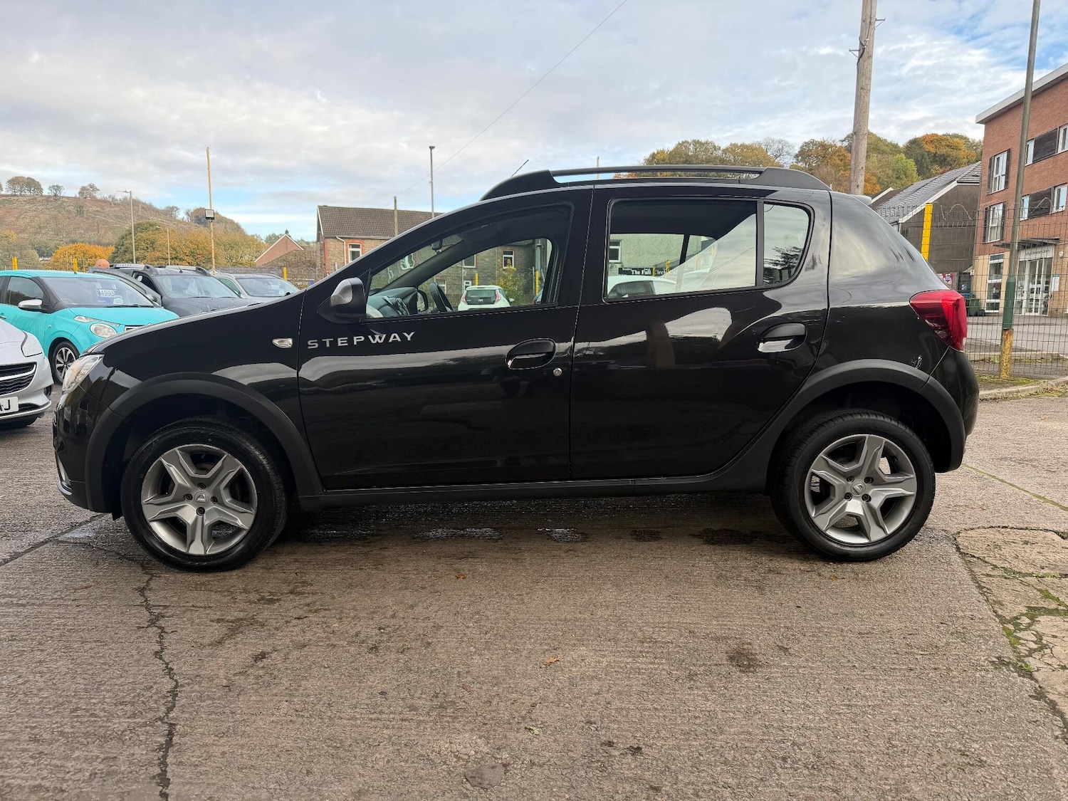 Used Dacia Sandero Stepway 2017 for sale - 76260316: Photo 5